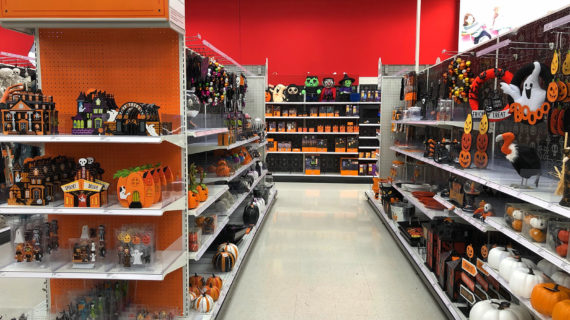 How to Select the Right Items for Your Halloween Store, Turning Spooky into Sales